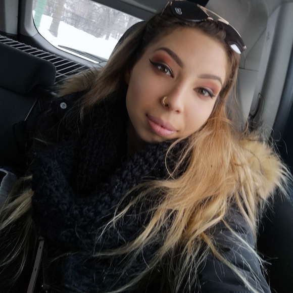 Meet your Posher, Juanita - Picture 1 of 1